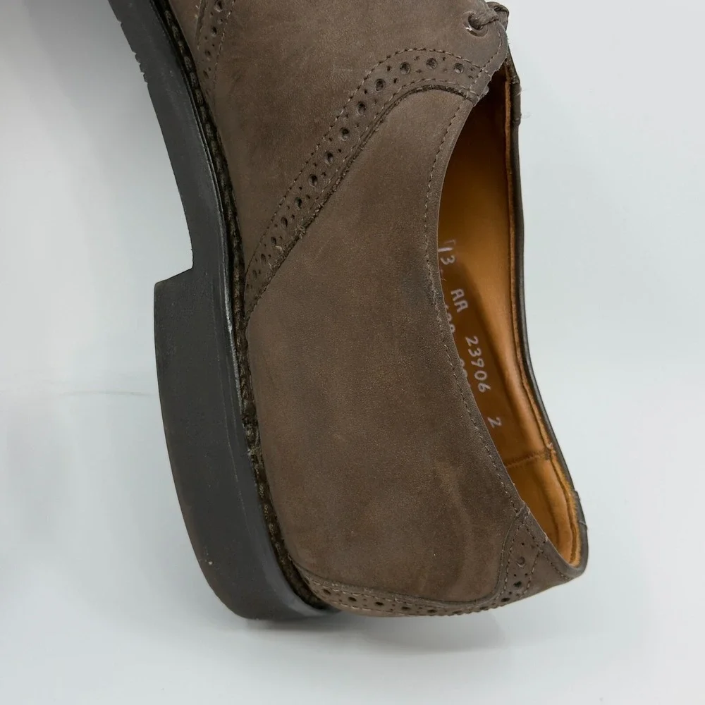 Allen Edmonds Oxfords Mens 13 AA Narrow Nubuck Vibram Gumlite Brown Brogue Suede